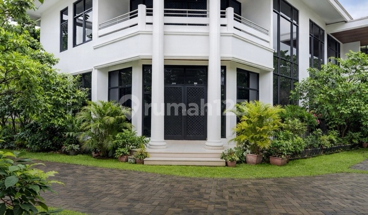 Menteng Tanah Luas Bangunan Besar Strategis