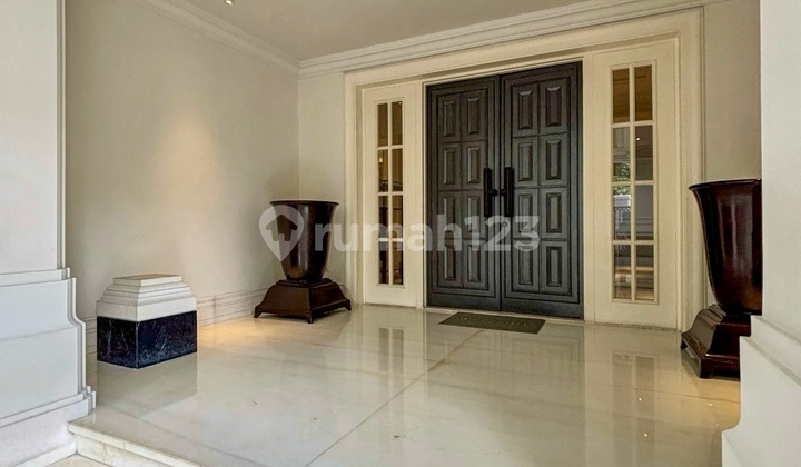 Di Kuningan Rumah Mewah Eksklusif. Design Modern Classic. Lokasi Strategis 2