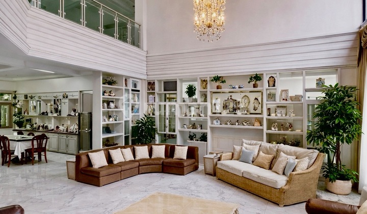 Menteng Tanah Luas Bangunan Besar Strategis 2