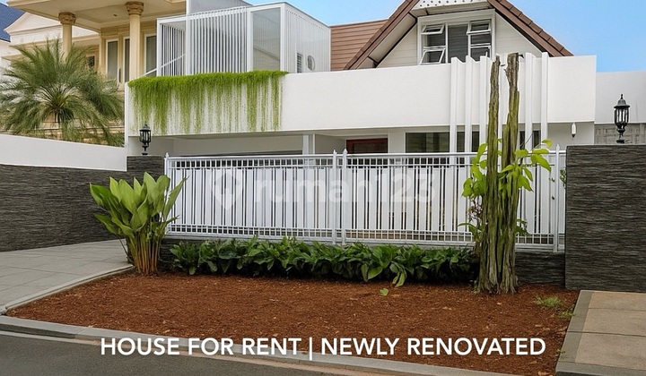Newly Renovated Pondok Indah House in the Complex