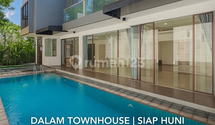 Pejaten Private Pool 2.5-Story Townhouse