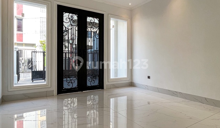 Cempaka Putih Design American Classic Brand New Dalam Komplek 2