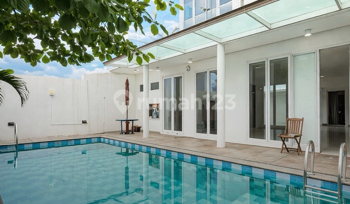 Pejaten Barat Dalam Townhouse Private Swimming Pool