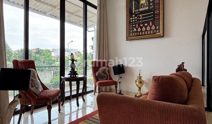 Cilandak Spacious Backyard Private Pool 2