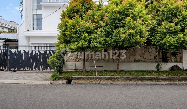 Pondok Indah Only 150 Meters to Pim, Well-Maintained House, Quiet Location.