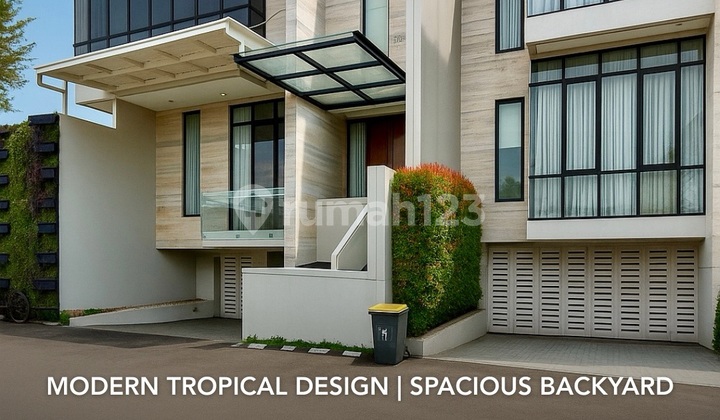 Cilandak Spacious Backyard Private Pool