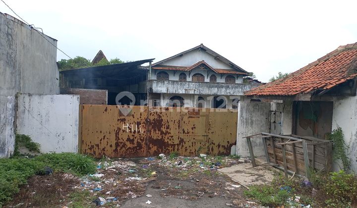 Warehouse for Sale at the Semarang-Demak Border, Ideal for Roadside Business. 1