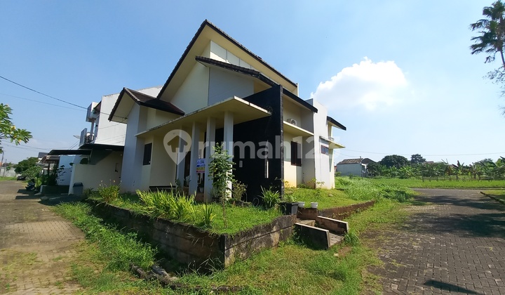 Rumah Dijual Di Taman Setiabudi Banyumanik. Posisi Hook. Dekat Al-azhar Dan Undip  2