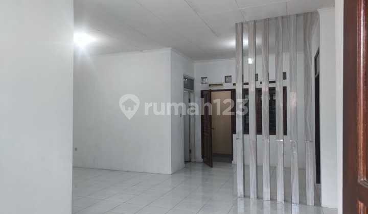 Ready-to-occupy house for rent in Cimahi near the city hall