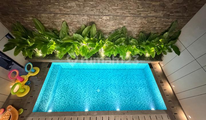 Dijual Rumah Furnish Elekronik Baru Lux Mewah Kawasan Elite Singgasana Mekarwangi Toha Bandung Kota dengan Kolam Renang Pribadi 2