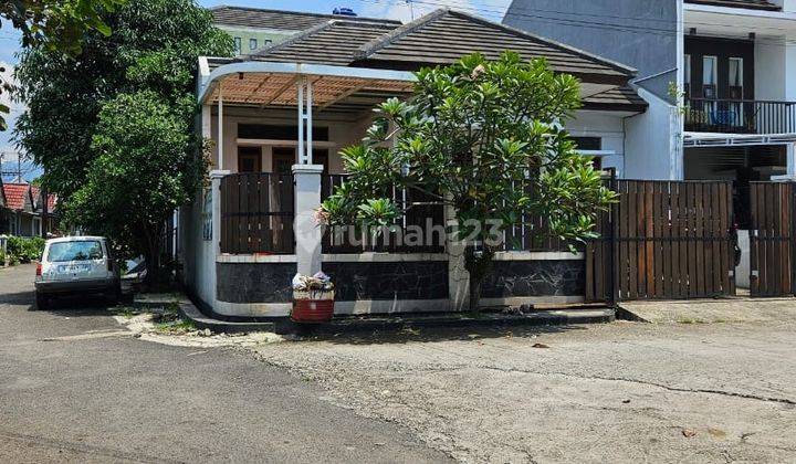 Disewakan Rumah Nyaman Asri Terawat Semi Furnished Siap Huni di Arcamanik Bandung 1