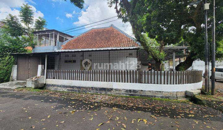 Disewakan Rumah Bagus Hook Tengah Kota Unfurnished Siap Huni di Sayap Riau Bandung Wetan 1