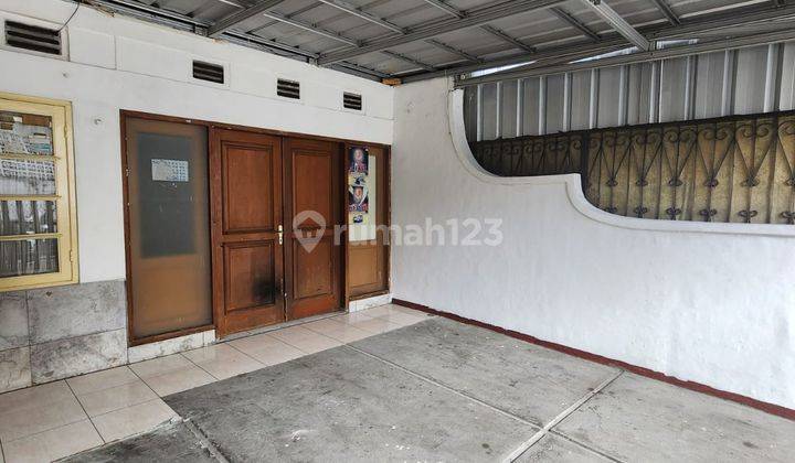 Disewakan Rumah Bagus Hook Tengah Kota Unfurnished Siap Huni di Sayap Riau Bandung Wetan 2