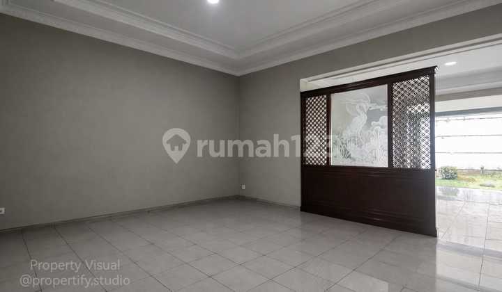 Disewakan Rumah Luas di Jalan Sunda Bandung Kota Pusat 2