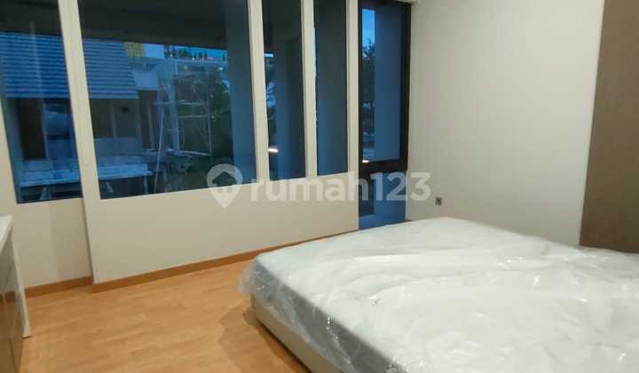 For rent, new luxury house in the center of Bandung city, Orchid Garden complex, Pasirkoja area, furnished.