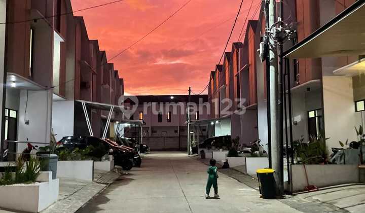 For Rent Ready-to-Occupy Furnished House in Ciwastra Bandung