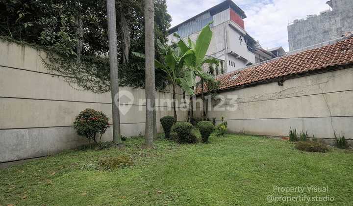 Disewakan Rumah Luas di Jalan Sunda Bandung Kota Pusat