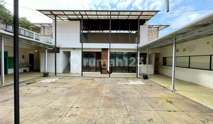 disewakan rumah gaya belanda mainroad dekat jalan asia afrika dan jalan sunda disewakan rumah gaya belanda mainroad dekat jalan asia afrika dan jalan sunda