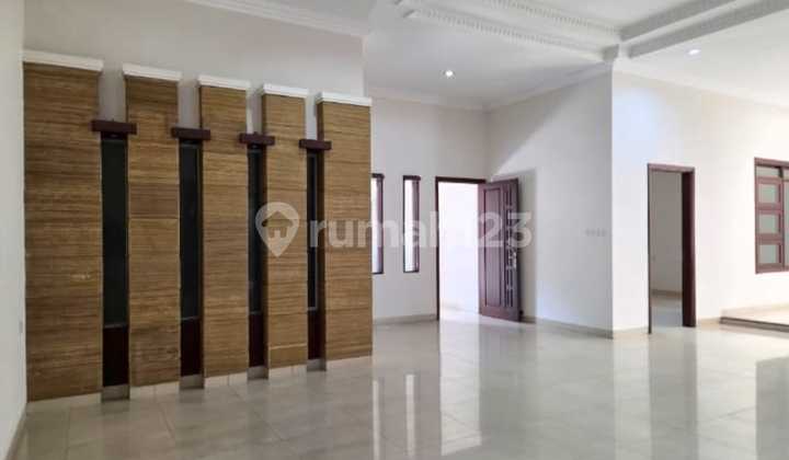 dijual rumah mewah luas di singgasana pradana bandung kota mekarwangi toha