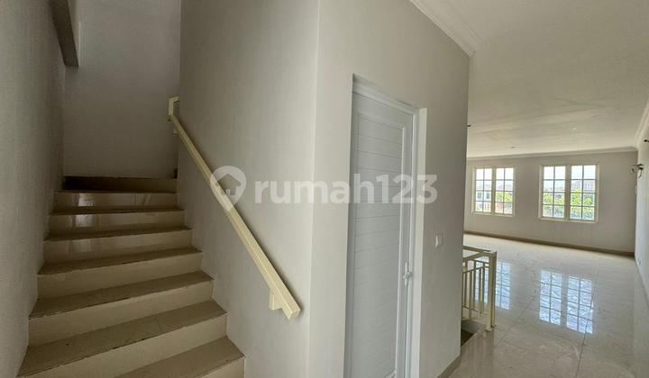 Lease Immediately Cheapest 3-Story Shophouse at Podomoro Park Bandung 2