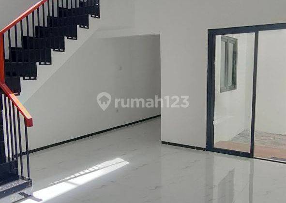 Rumah Baru SHM di Rungkut 50 Meter Dari Jalan Merr, Surabaya 2