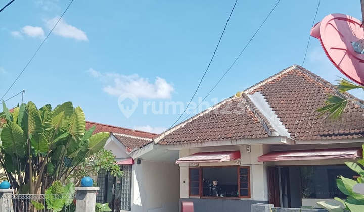 House for Cafe Restaurant Jember Kaliwates with Certificate of Ownership House for Cafe Restaurant Jember Kaliwates with Certificate of Ownership