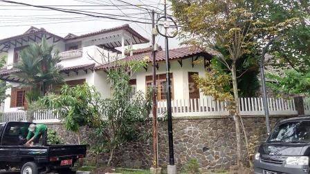 Rumah 2 Lt Bagus Semi Furnished SHM di Cibeunying,kaler Bandung 1