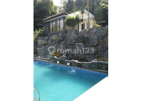 Rumah 3 Lantai Bagus Unfurnished SHM D. Resort Cimenyan, Bandung 1