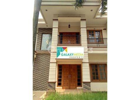 Rumah 2 Lantai Bagus Semi Furnished SHM di Pondok Gede, Bekasi 1