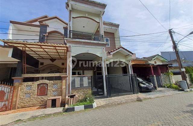 Rumah 2 Lantai Bagus Murah Strategis SHM di Bekasi Utara, Bekasi 1