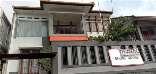 Rumah 3 Lantai Bagus SHM di Cimenyan, Bandung 1