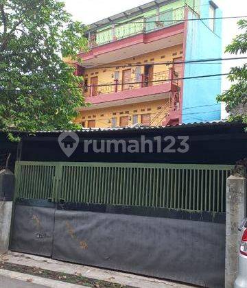 Rumah 4 Lantai Bagus SHM Murah Strategis di Bojongloa, Bandung 1