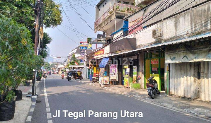 Rumah 3 Lantai Bagus SHM di Mampang Prapatan, Jakarta Selatan 1