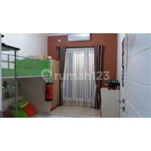 Rumah 2 Lantai Bagus Semi Furnished SHM Strategis Cinere, Depok 1