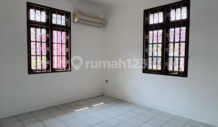 Land 700 / Building 400, Can Be Used for Office, Cilandak ( L ) 2