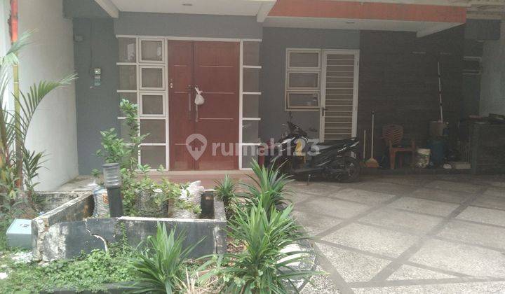 Rumah Jagakarsa , Lt 122 / Lb 204 , Dapat  Tv, Ac, Kulkas, Sofa, Mesin Cuci( Nego ) 2