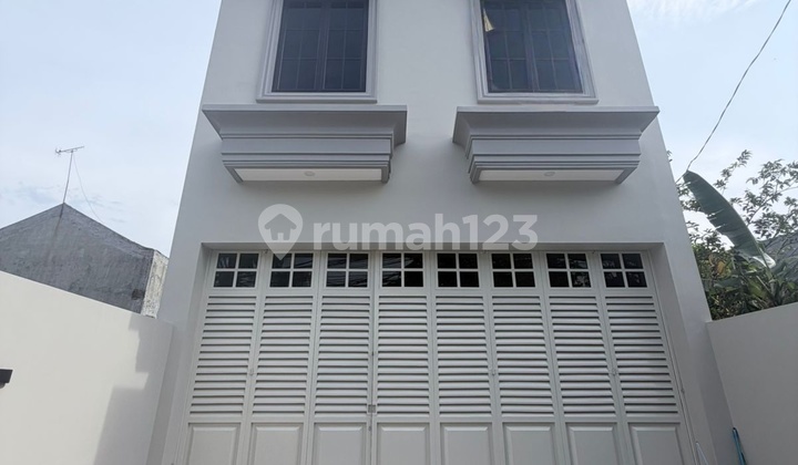 Ruko Baru 3,5 LT ,, Lt100/ LB 200, Spek Bangunan Premium,Jagakarsa, Jaksel.