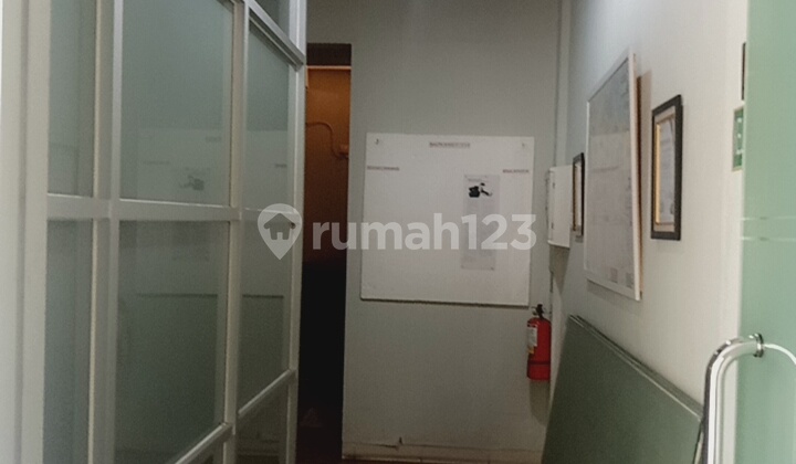 Affordable Price, 3.5-Story Shophouse, Close to Simatupang Toll Road & Fatmawati Hospital. 2