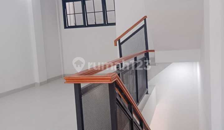 New 3.5-Story Shop House + Rooftop, Jagakarsa, South Jakarta New 3.5-Story Shop House + Rooftop, Jagakarsa, South Jakarta