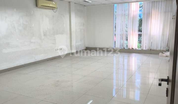 4.5-Storey Shop House with Rooftop, Pejaten, South Jakarta 2