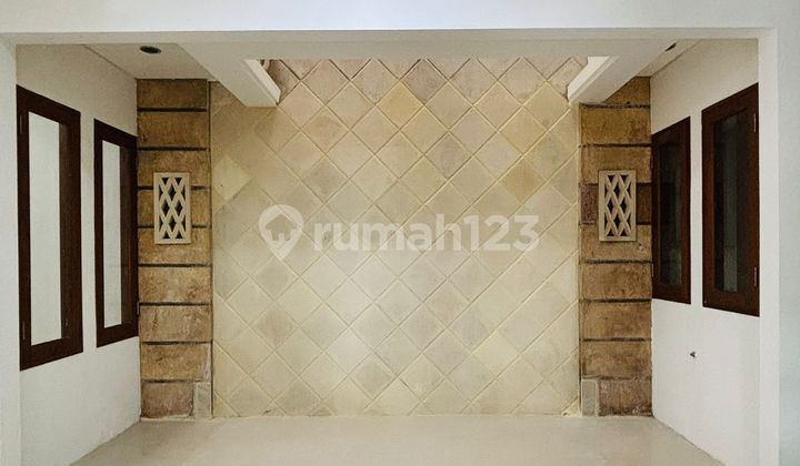 Rumah 2 Lt, Semi Furnished , Cipete 2