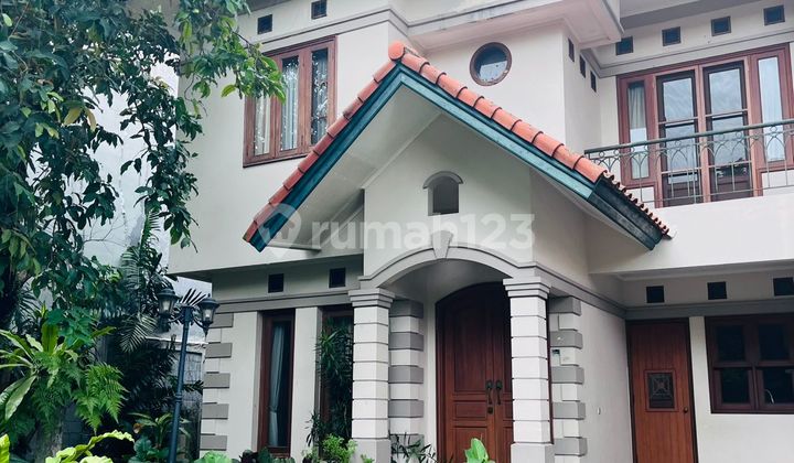 Rumah 2 Lt , Garden , Furnished , Cipete