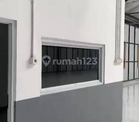 Gudang Terawat & Bersih, Lt 1000 M/ Lb 560 M, Dipinggir Jalan Raya, Jagakarsa