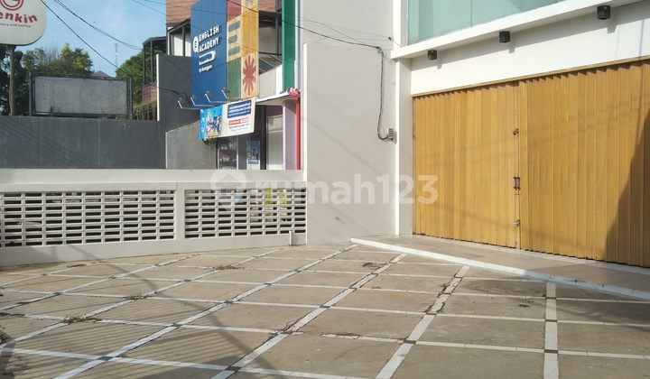 Large 2-Story Shop House, Width 6 X Length 15, Cinere Large 2-Story Shop House, Width 6 X Length 15, Cinere