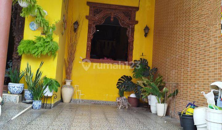 Rumah kokoh pintu gebyok di purigading dekat tol Jatiwarna Bekasi 2