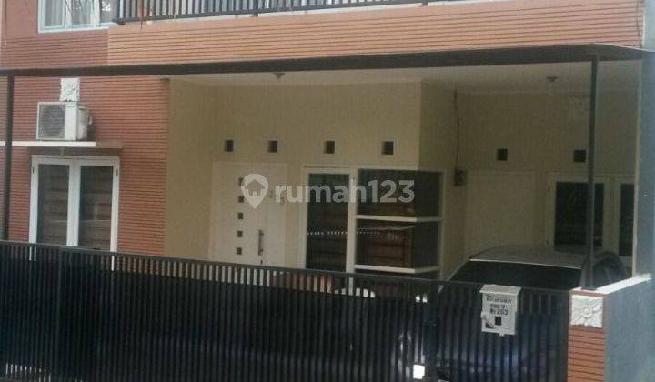 Rumah Mewah Siap Huni Harga murah Di Cinere
Jakarta Selatan  1