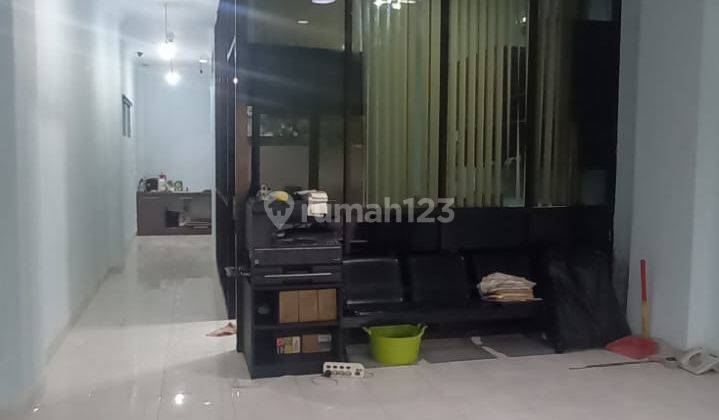 Ruko Hook 3,5 Lantai Full Furnished di Mutiara Taman Palem 1