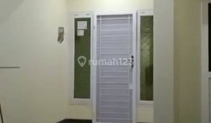 Rumah 2 Lantai Bagus Unfurnished SHM di Pegadungan, Jakarta Barat 1