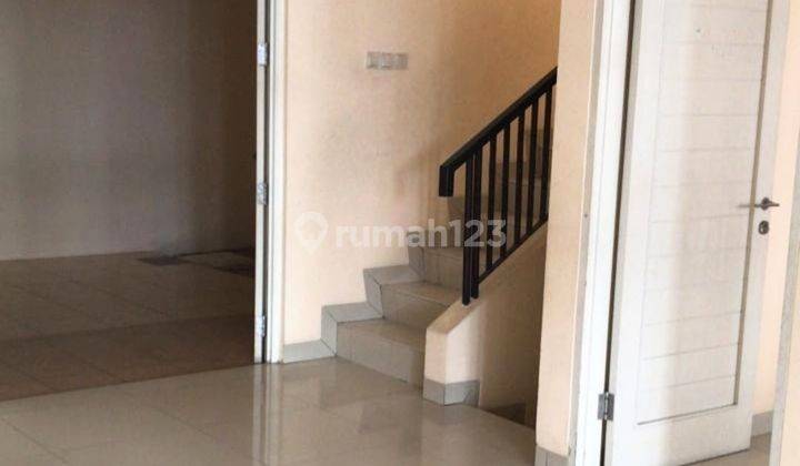 Rumah 2 Lantai Semi Furnished SHM di Puri Mansion, Jakarta Barat 1