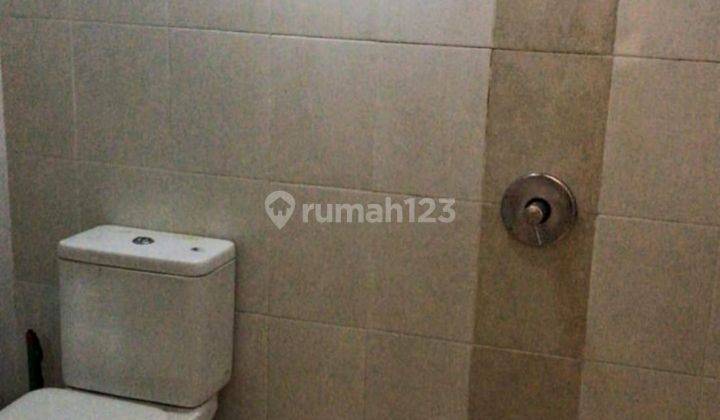 Rumah 2 Lantai Semi Furnished SHM di Puri Mansion, Jakarta Barat 2